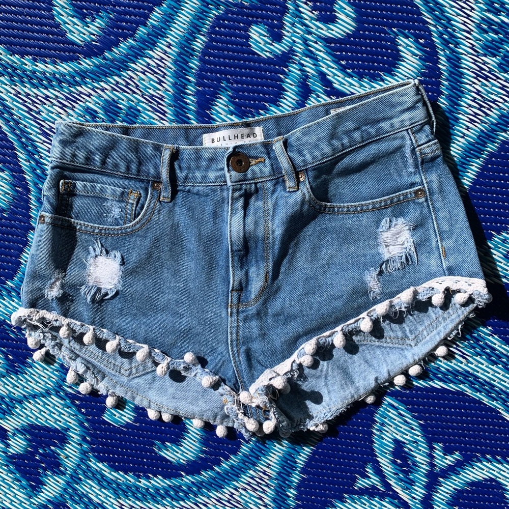 Bullhead Denim Shorts w/ Poms SIZE: 5